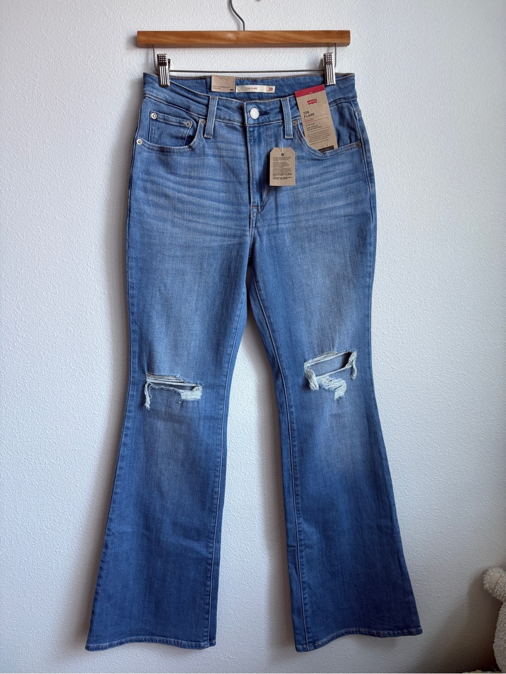 Levis 726 Flare Jeans 29x32 size 8 Long Medium Wash Distressed High Rise